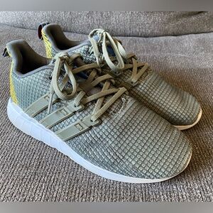 Adidas Quester Flow Shoes Kids size 2.5